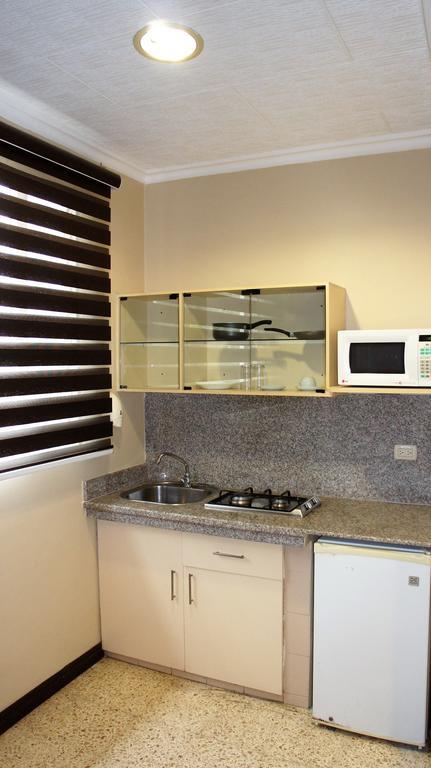 גוויאקיל Urdesa Suites Hotel מראה חיצוני תמונה
