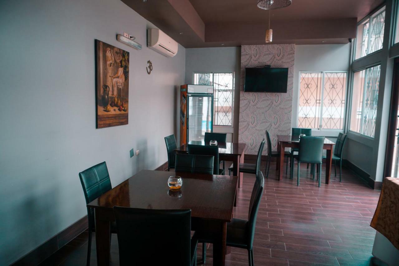 גוויאקיל Urdesa Suites Hotel מראה חיצוני תמונה